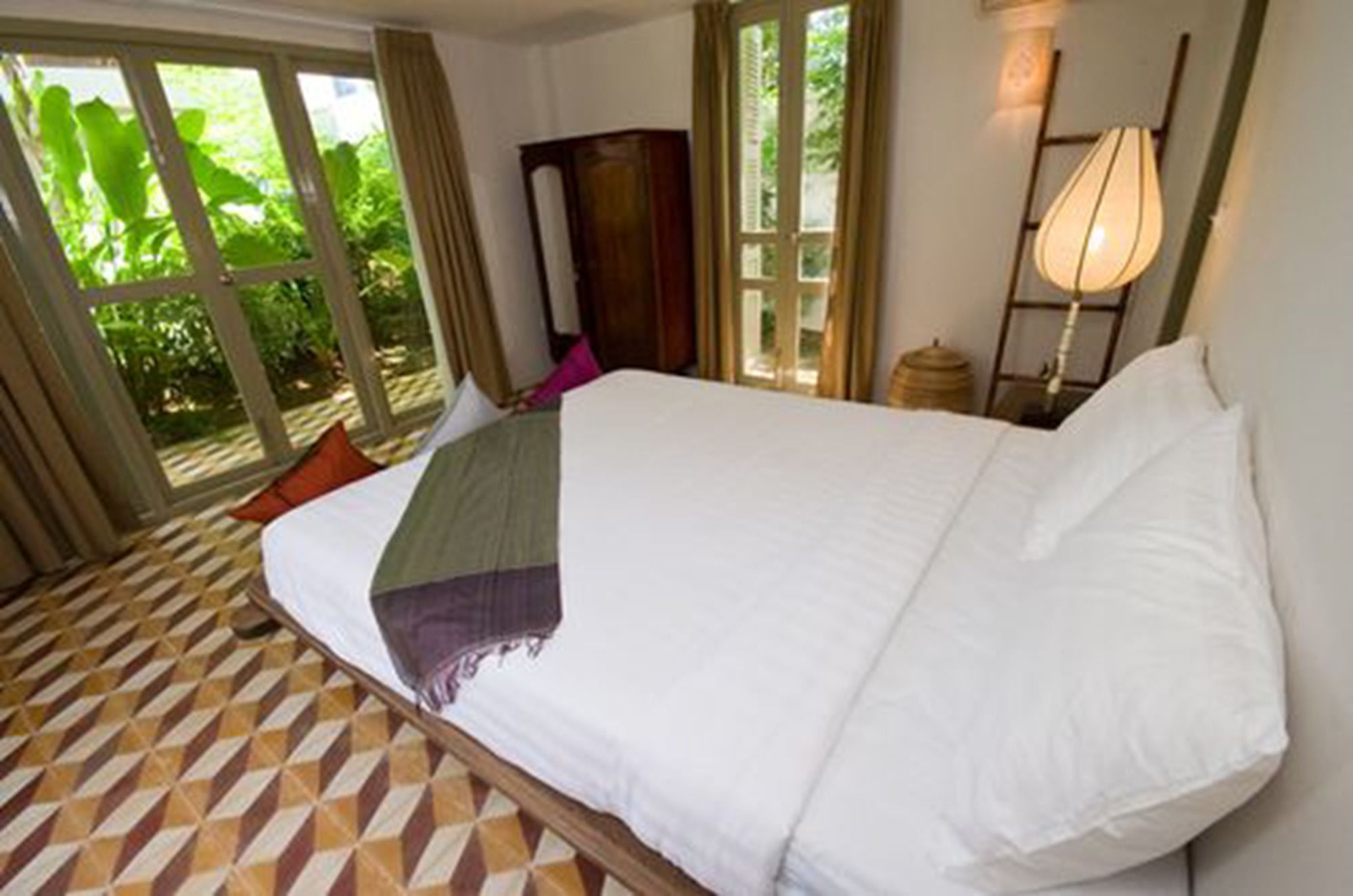 Bambu Hotel Battambang Buitenkant foto