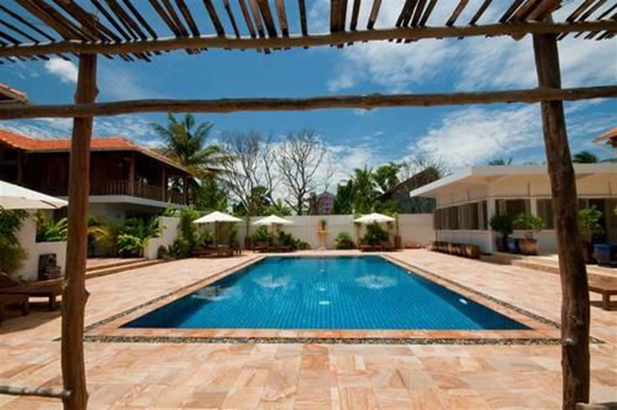 Bambu Hotel Battambang Buitenkant foto